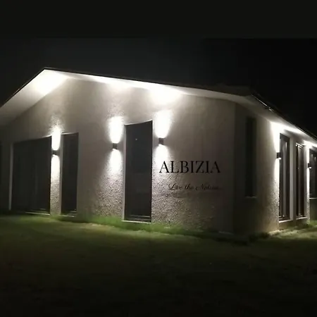 Albizia Boutique