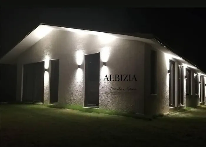 Albizia Boutique